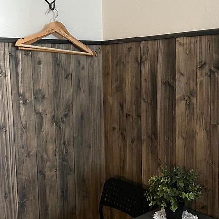 Kihnu Sadama Oeoemaja Guesthouse Lemsi Esterno foto