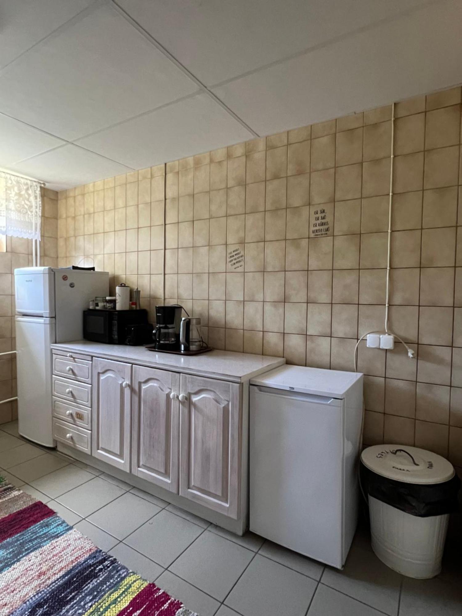 Kihnu Sadama Oeoemaja Guesthouse Lemsi Esterno foto
