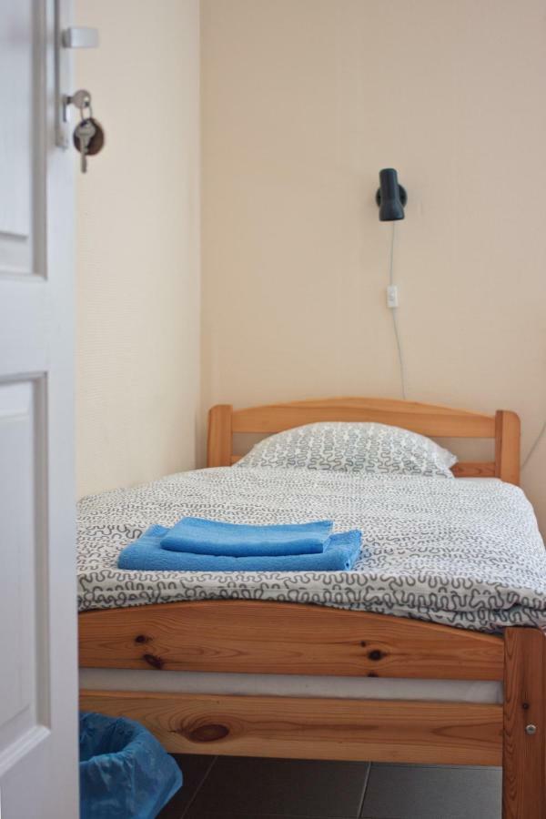 Kihnu Sadama Oeoemaja Guesthouse Lemsi Esterno foto