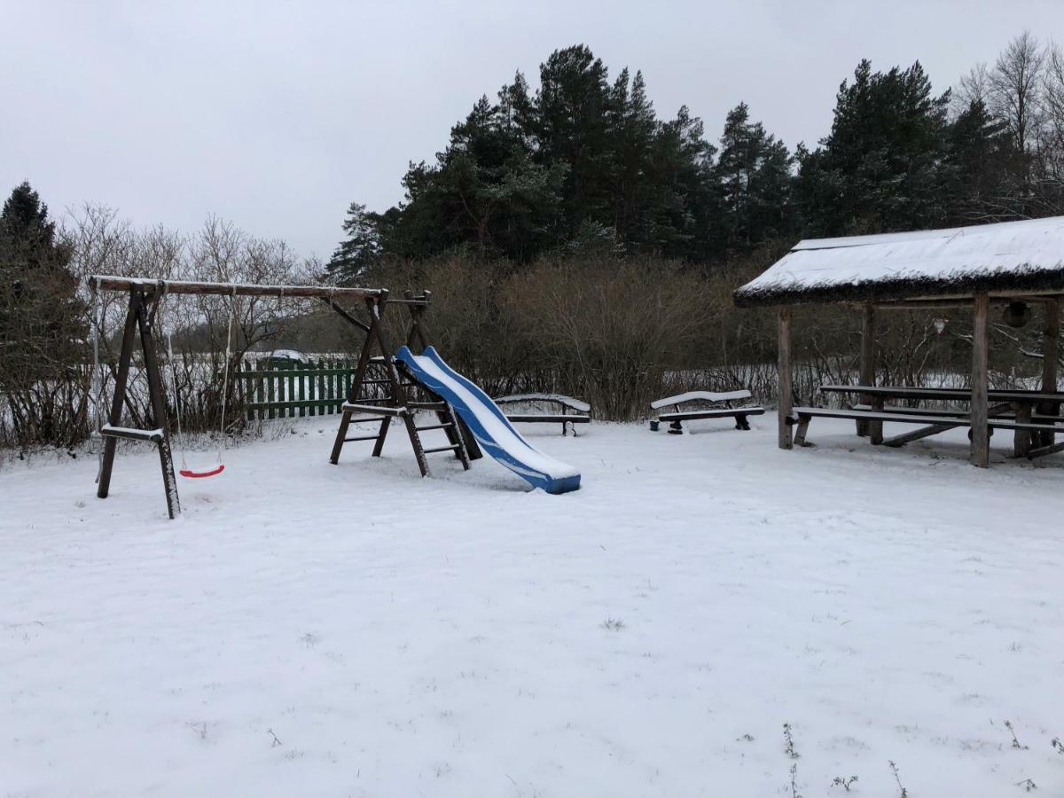 Kihnu Sadama Oeoemaja Guesthouse Lemsi Esterno foto